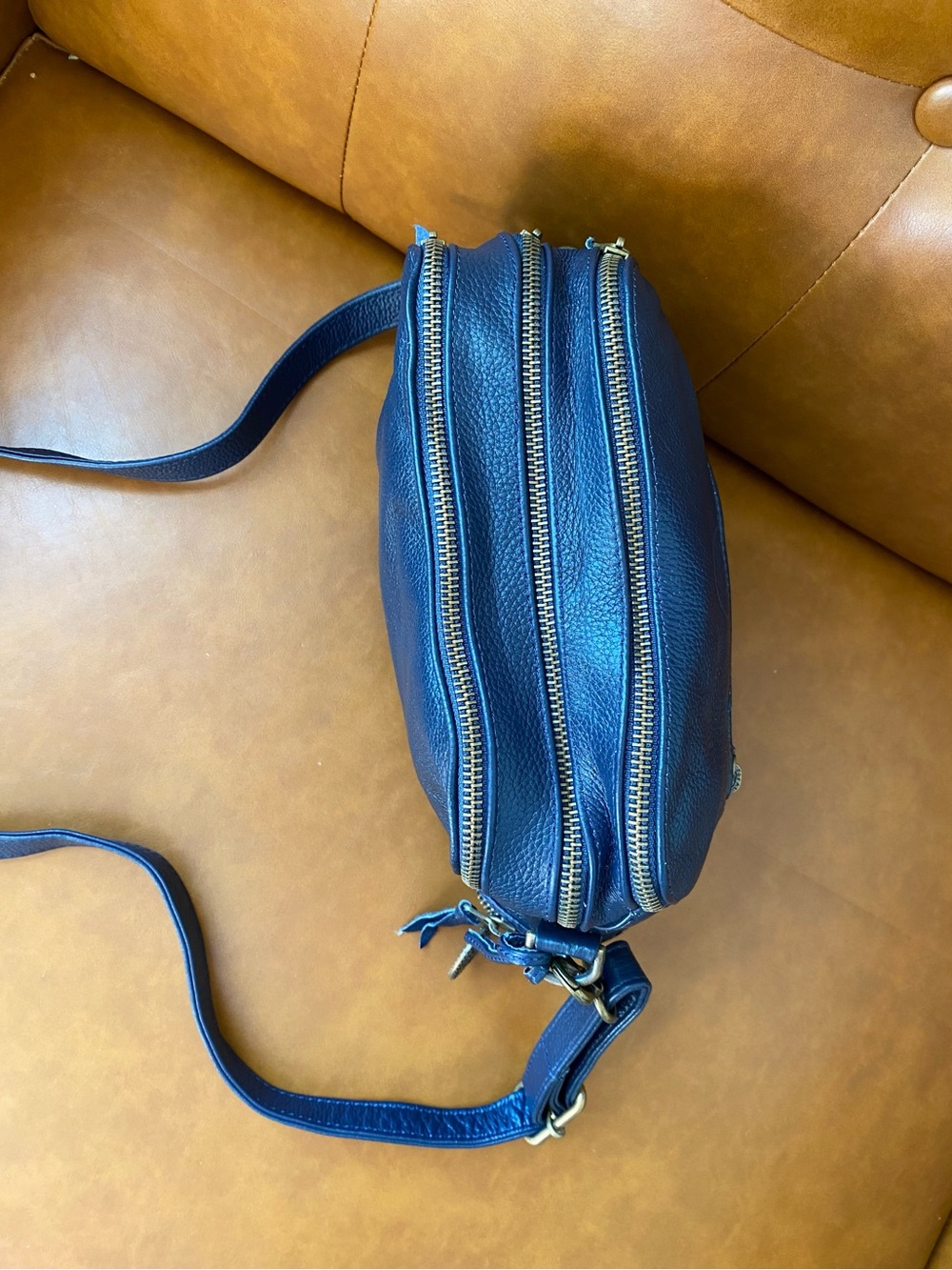 Wanderers Travel Co The Manhattan Crossbody in French Navy - Picture 7 of 10